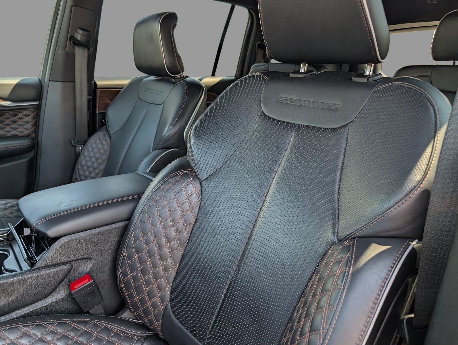 Used 2025 Diamond Black Crystal Pearlcoat Jeep Summit image 12