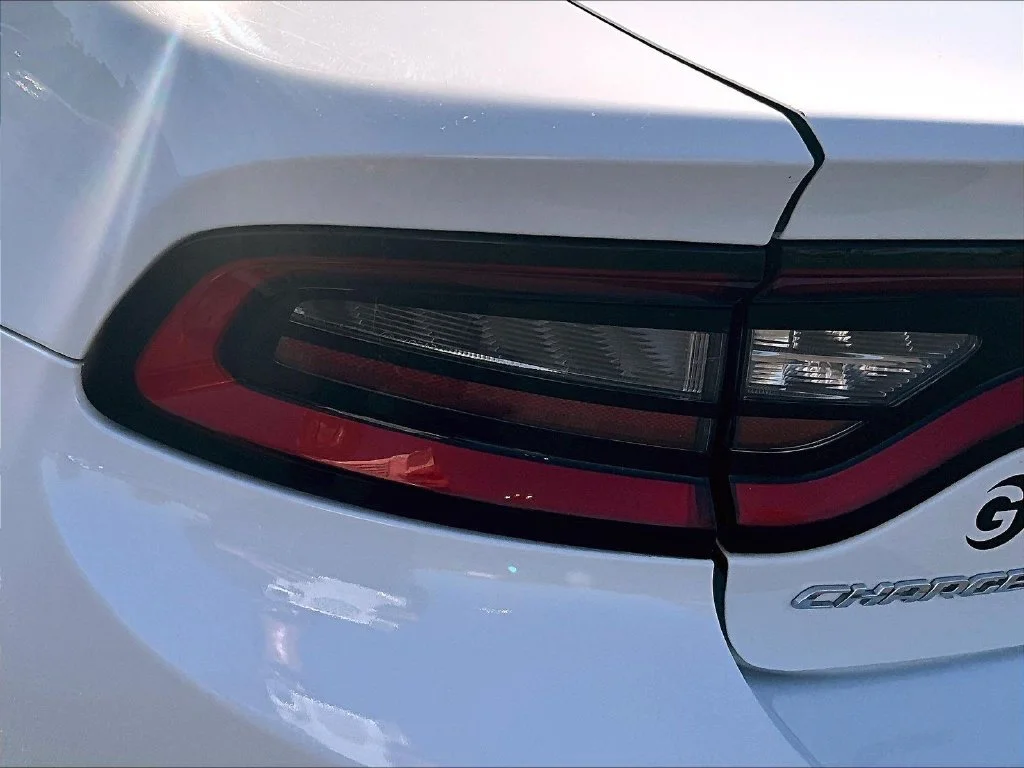 Used 2022 White Dodge SXT image 28