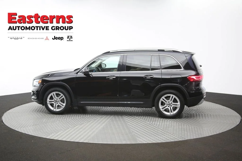 Used 2021 Black Mercedes-Benz GLB 250 image 57