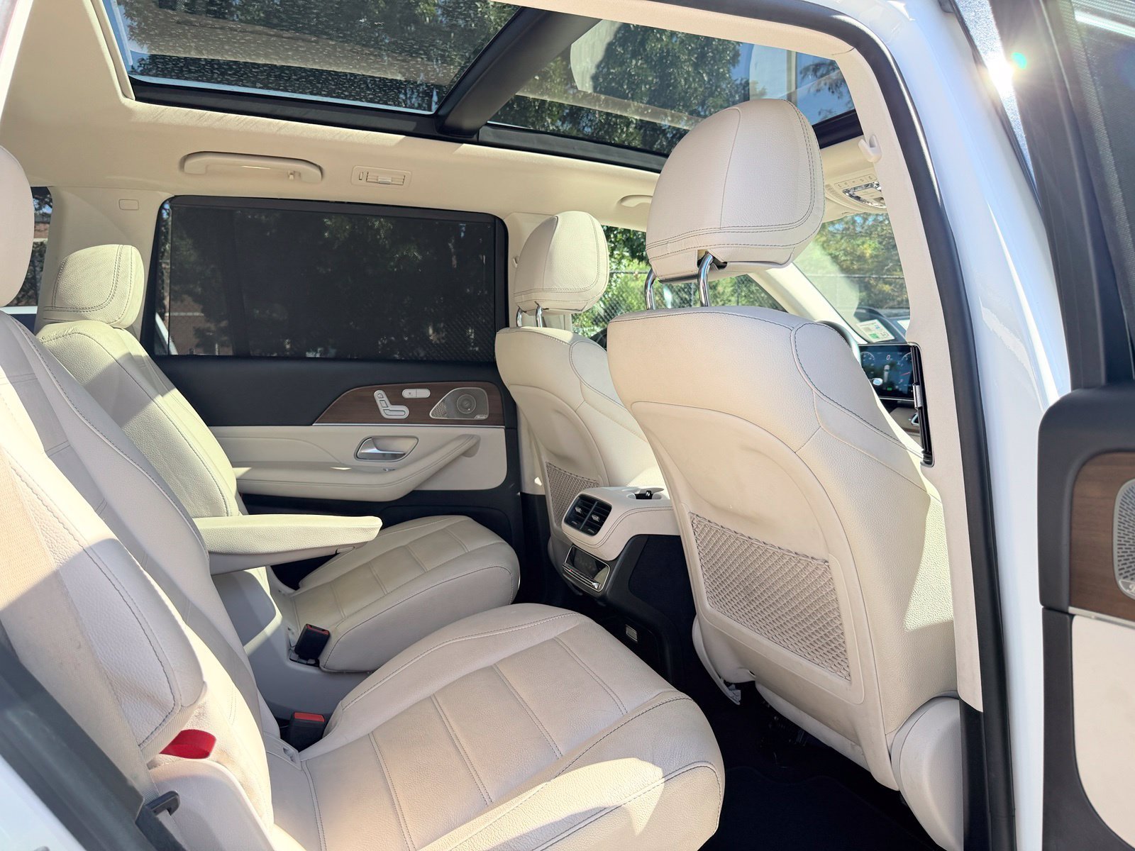 Certified Used 2023 MANUFAKTUR Diamond White Metallic Mercedes-Benz GLS 450 image 12