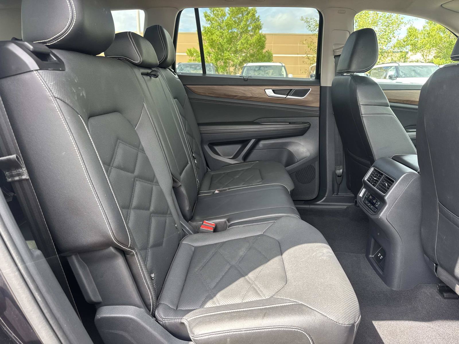 Used 2025 Gray Volkswagen 2.0T SE w/Technology image 10