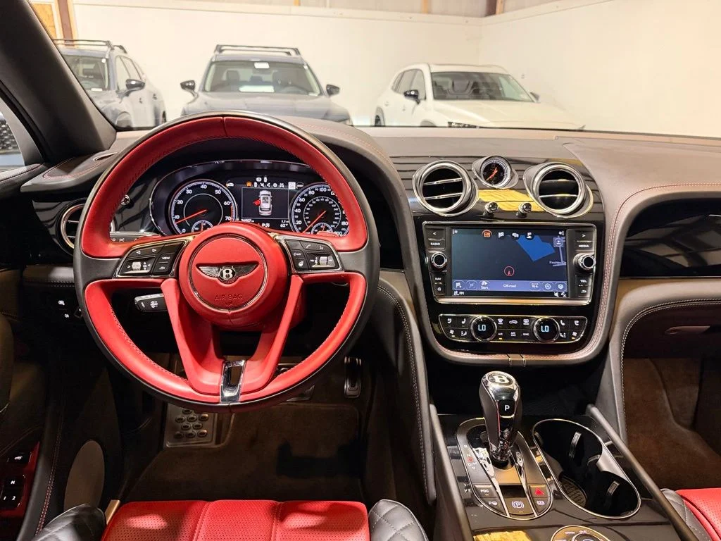 Used 2018  Bentley W12 image 37
