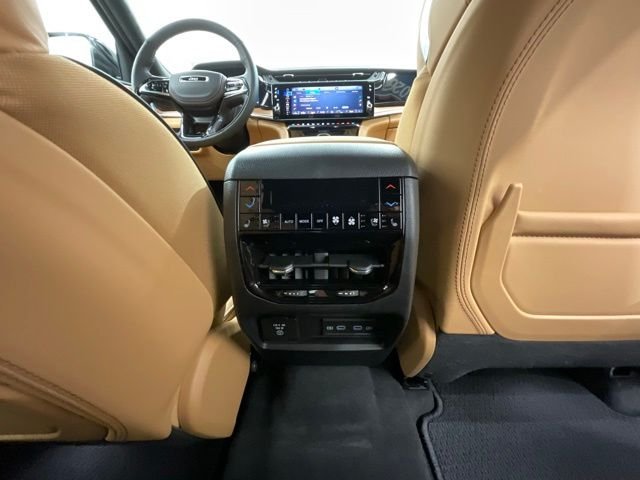 New 2026 Bright White Clear-Coat Exterior Paint Jeep Summit image 30