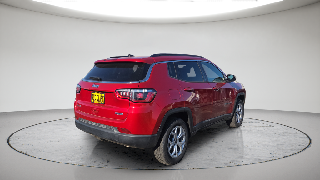 Used 2025 Red Jeep Latitude image 17