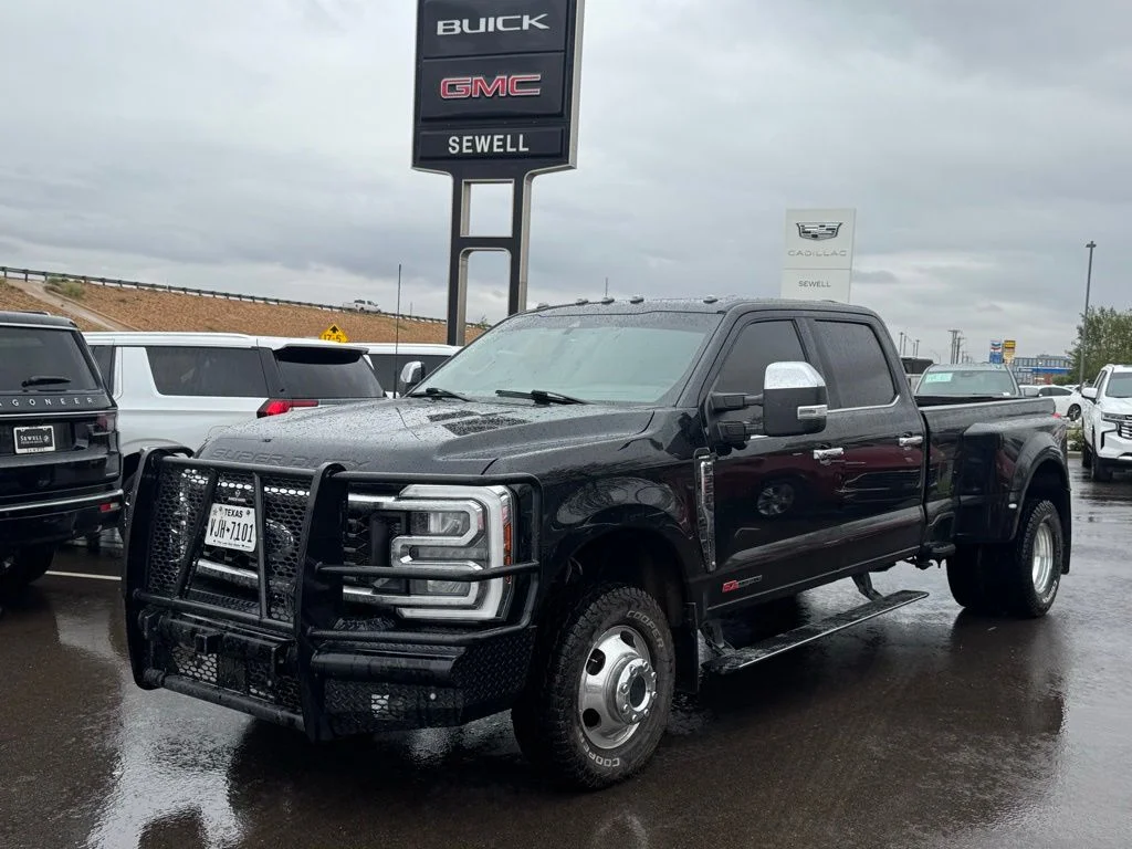 2025 Ford F-350 Platinum 4x4 Crew Cab 8' Box DRW's photo