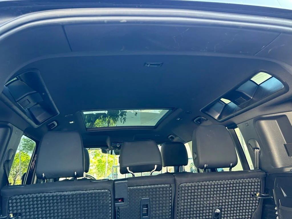 Used 2025 Black Land Rover S image 54