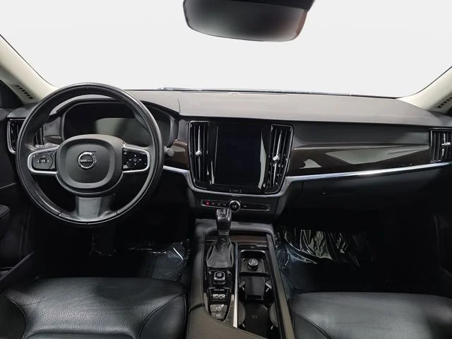 Used 2018 Gray Volvo T5 Momentum image 10