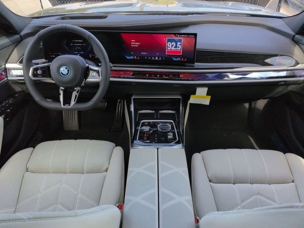 New 2026 Tanzanite Blue II Metallic BMW xDrive60 image 14
