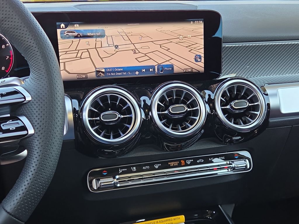 New 2026 Polar White Mercedes-Benz GLB 35 AMG® image 27