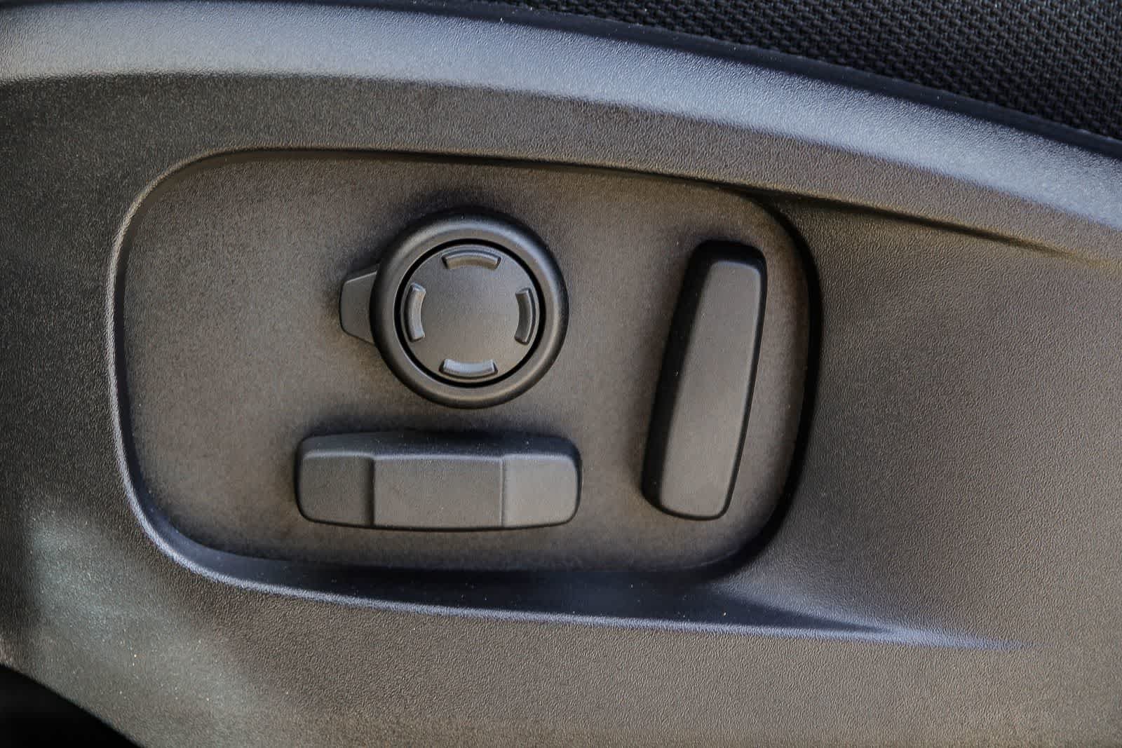 2026 Land Rover Defender V8 - Photo 17