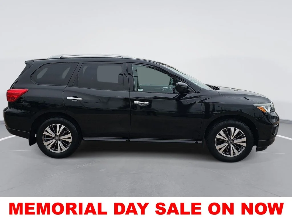 Used 2017 Nissan Pathfinder S with VIN 5N1DR2MN0HC910844 for sale in Watsonville, CA