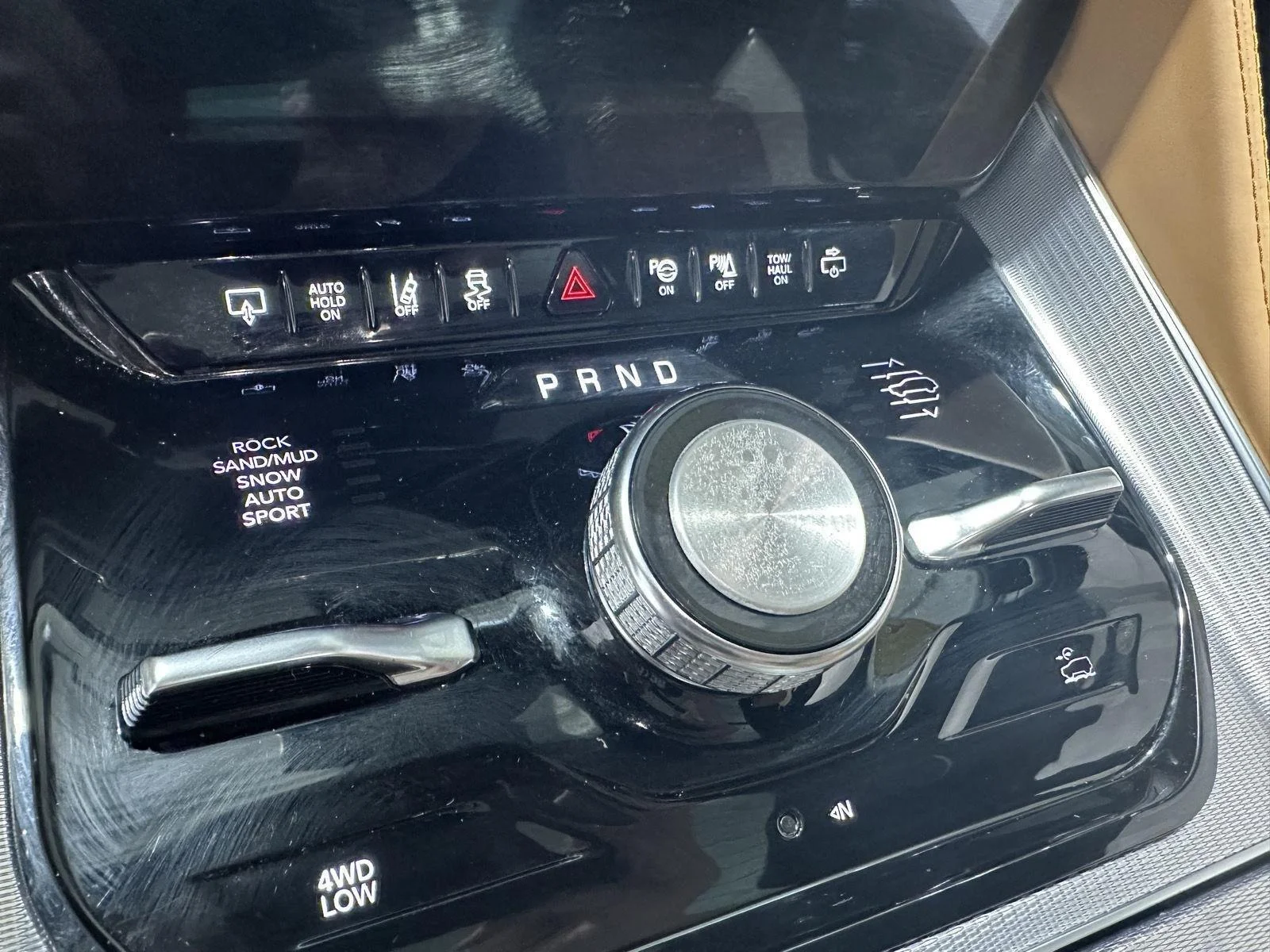 Used 2022 Diamond Black Crystal Pearl Jeep Series III image 15