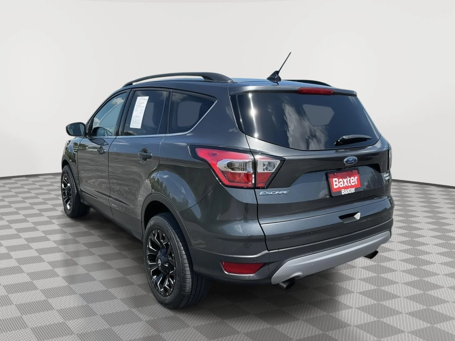 Used 2018 Magnetic Ford SEL image 22