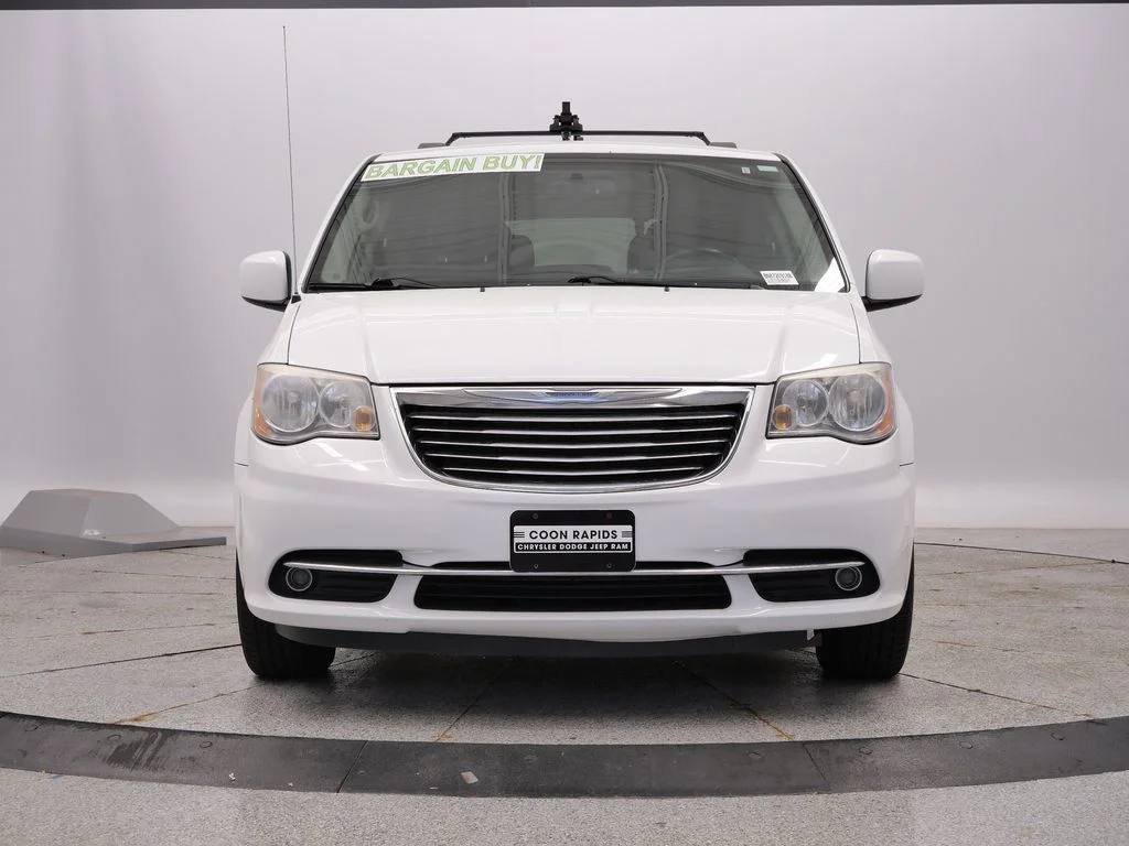 Used 2014 White Chrysler Touring image 8