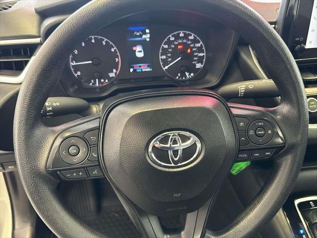 Certified Used 2025 CLASSIC SILVER METALLIC Toyota  image 18