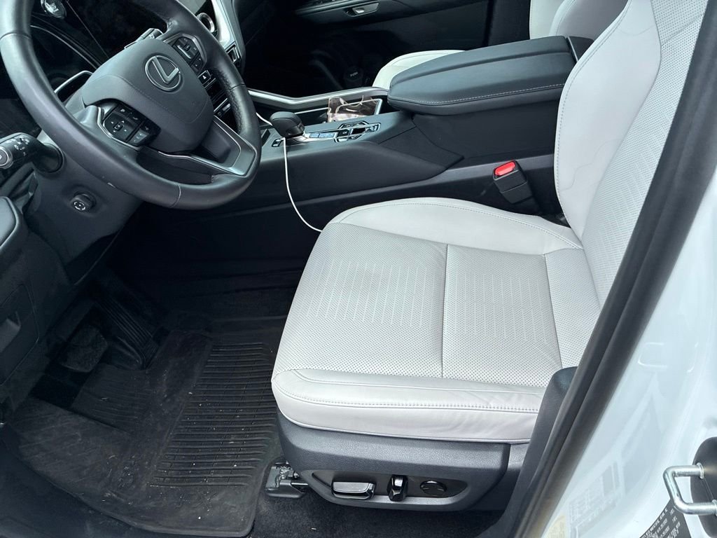 Used 2025 Beige Lexus 350 Premium image 6