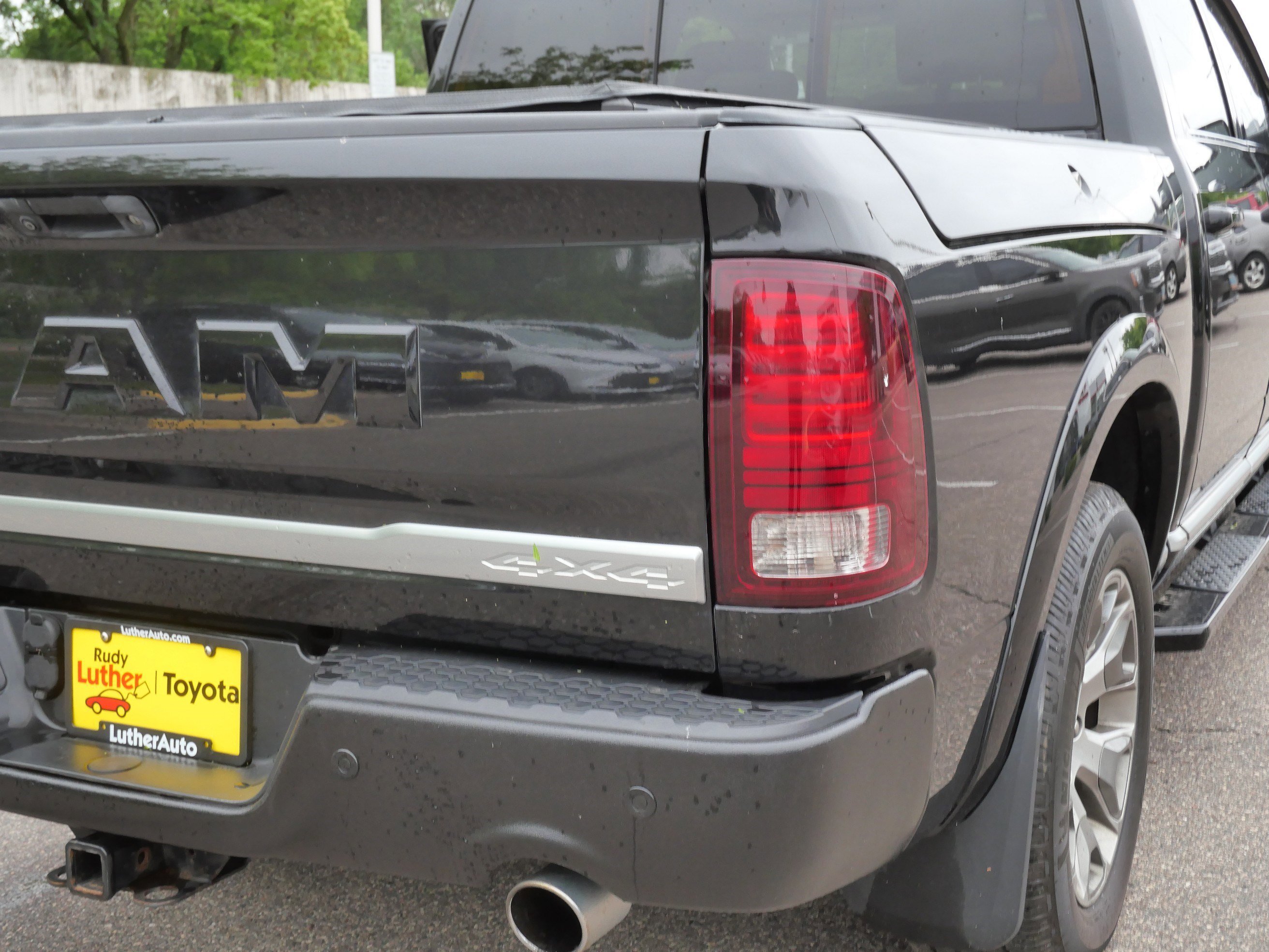 Used 2018 Brilliant Black Crystal Pearlcoat Ram Limited image 17