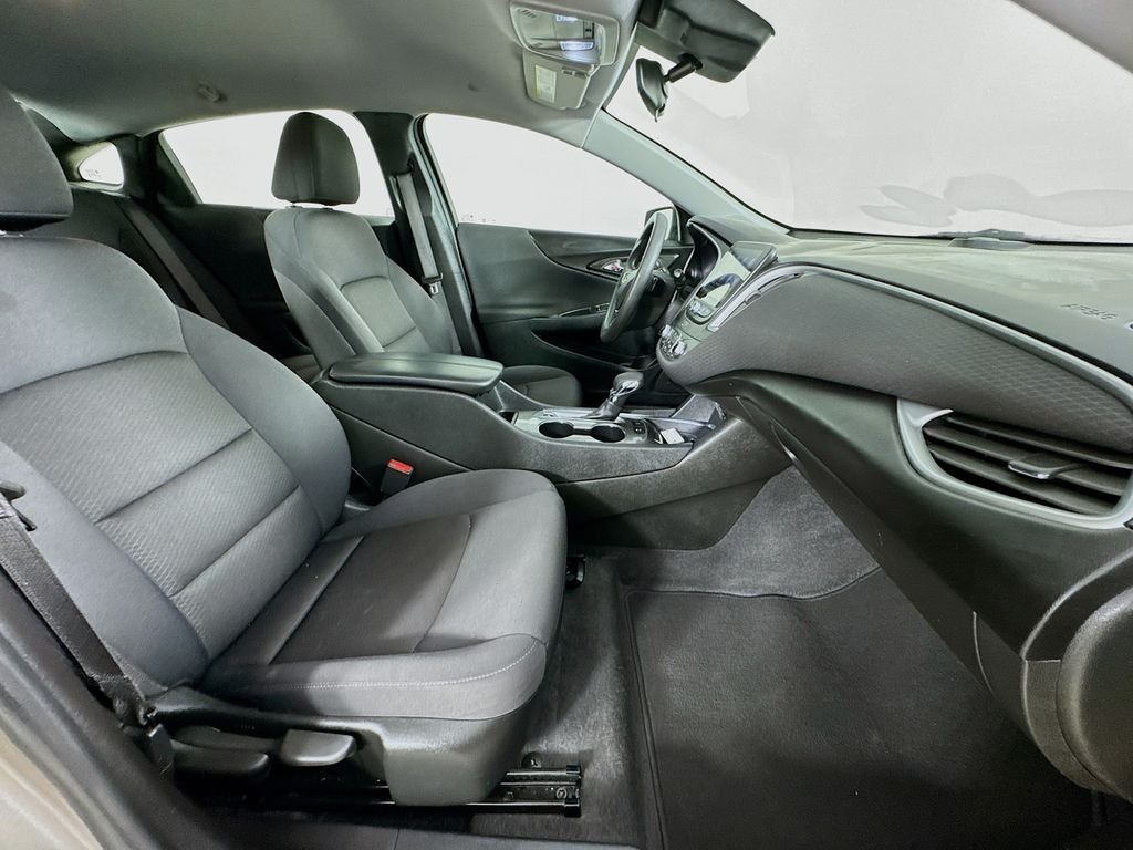 Used 2024 Mineral Gray Metallic Chevrolet LT image 34