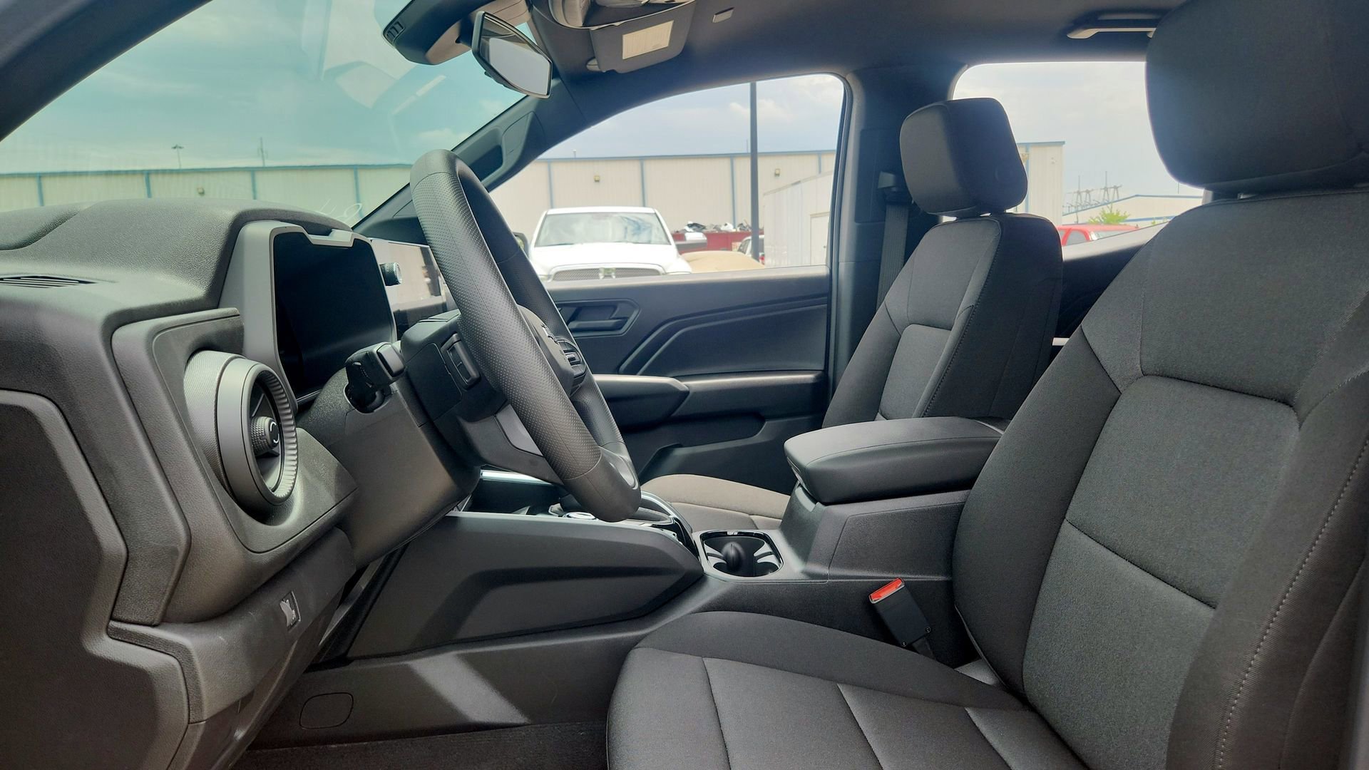 2026 Chevrolet Colorado Trail Boss - Photo 14