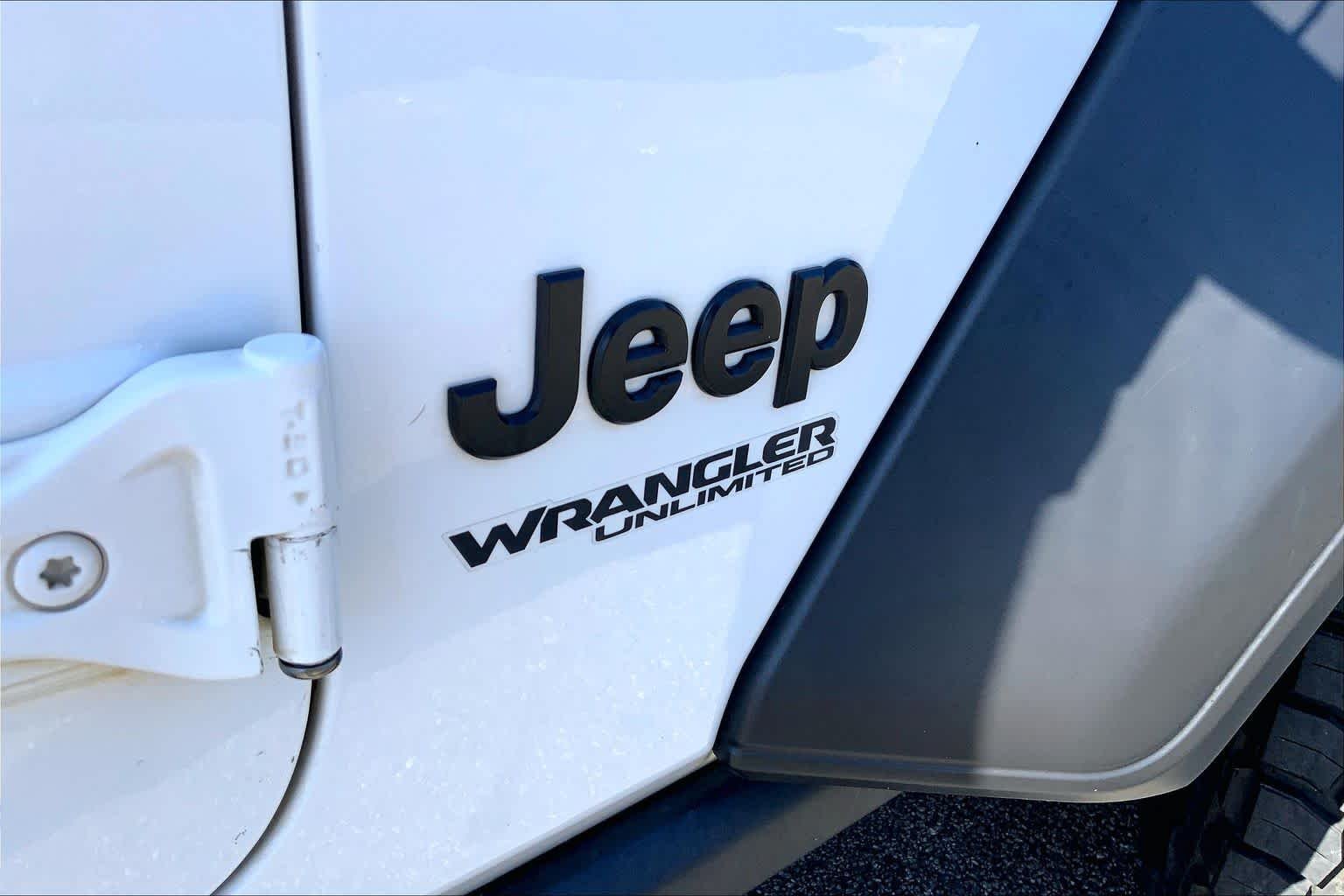 Used 2020 Bright White Clearcoat Jeep Willys Sport image 30