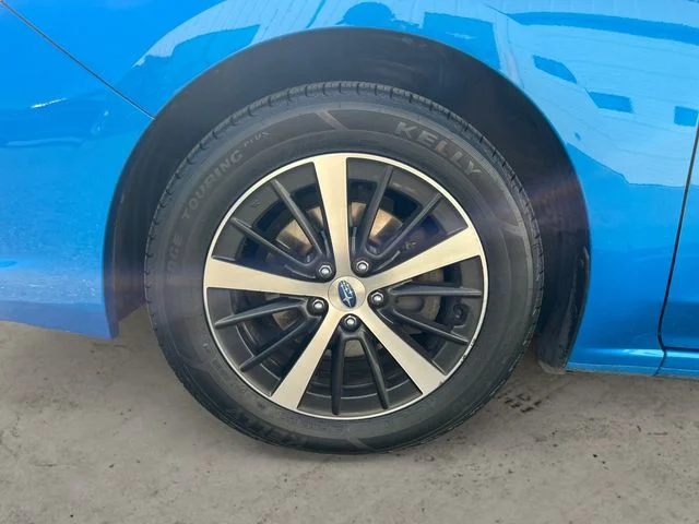 Used 2020 Blue Subaru Premium image 14
