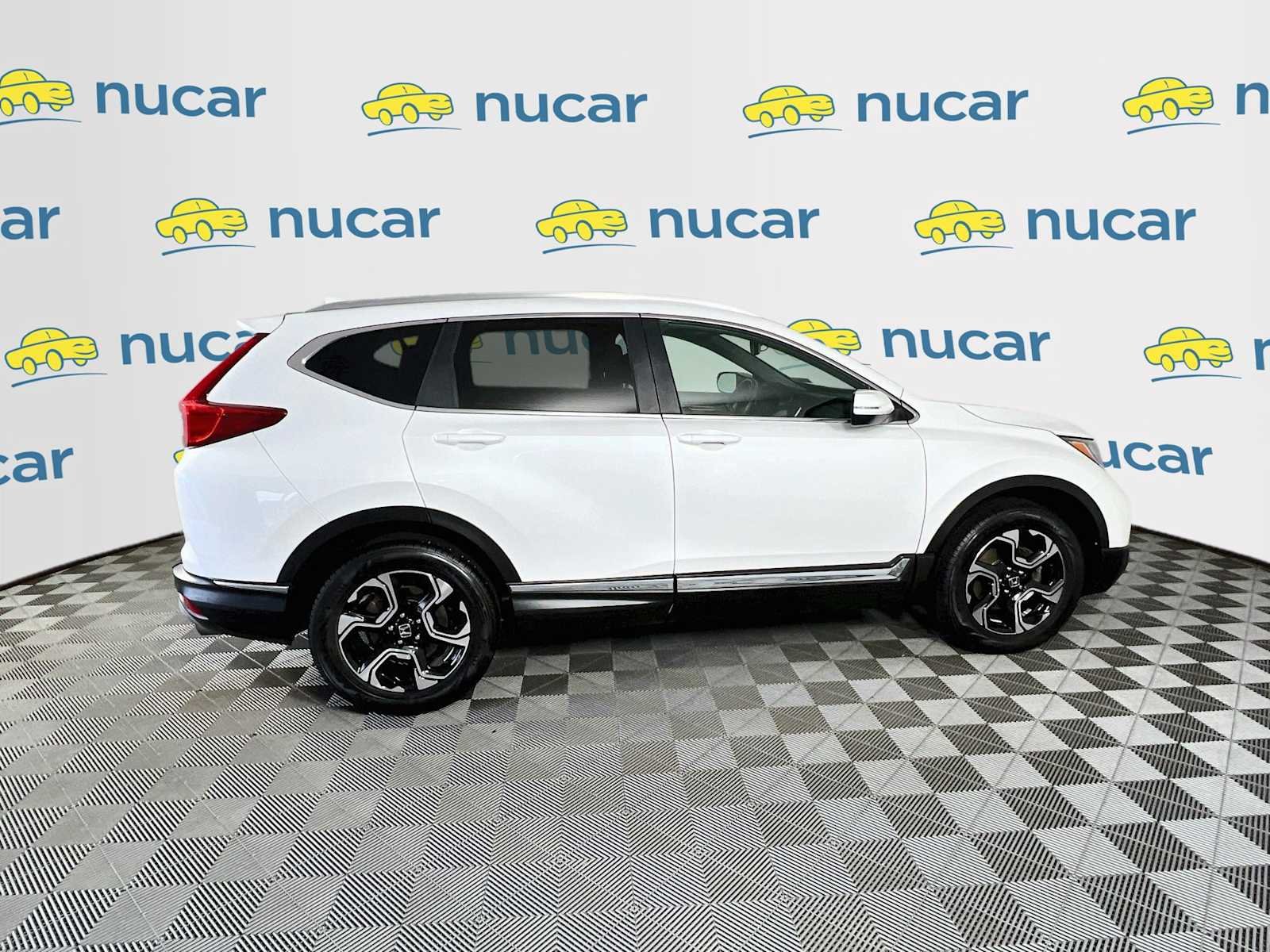Used 2019 Platinum White Pearl Honda Touring image 8