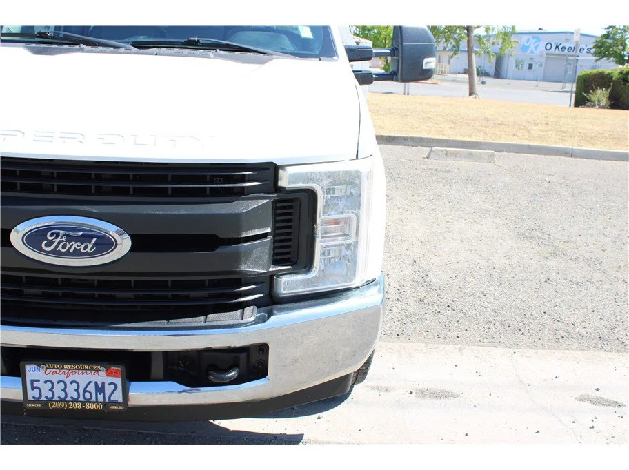 Used 2017 White Ford XL Cab & Chassis 4D image 9