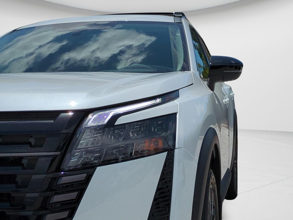 New 2026 Everest White Pearl TriCoat Nissan SL image 26