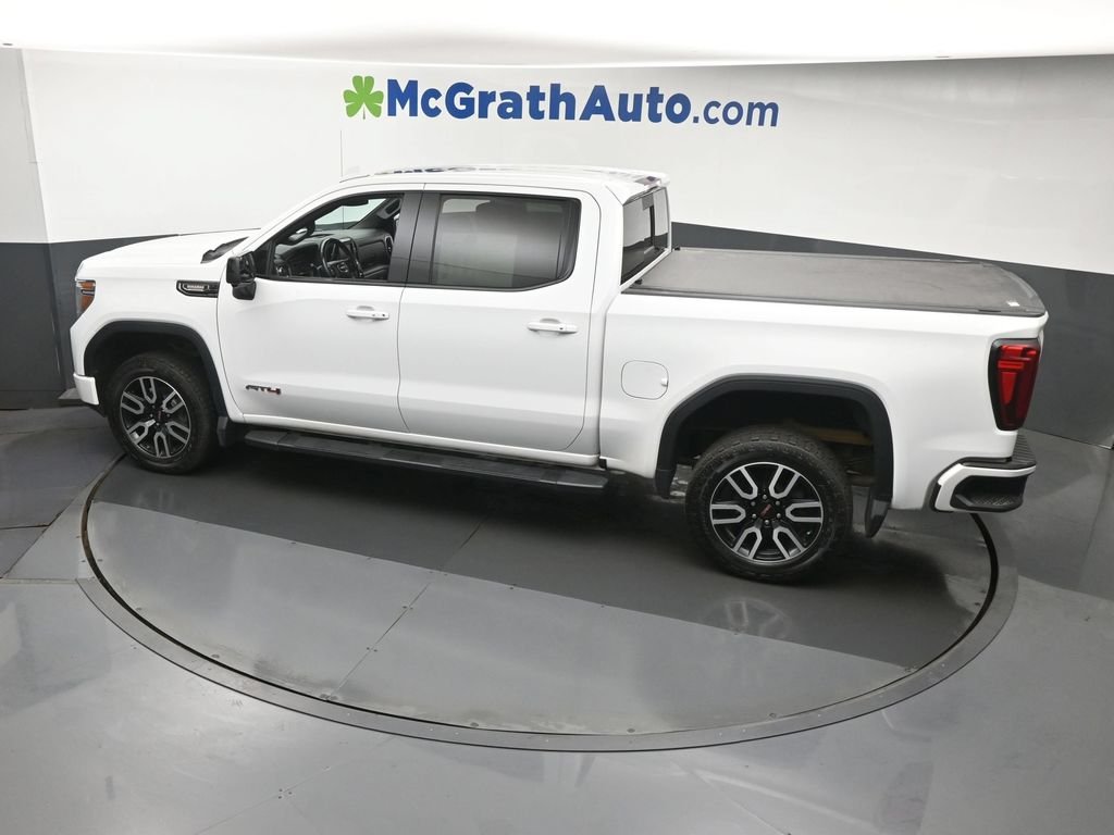 Used 2021 White GMC AT4 image 22