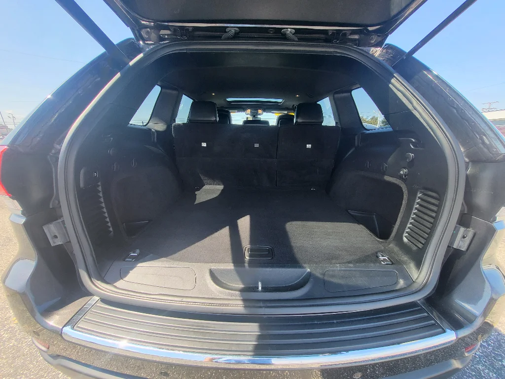Used 2020 Granite Crystal Metallic Clearcoat Jeep Limited image 24
