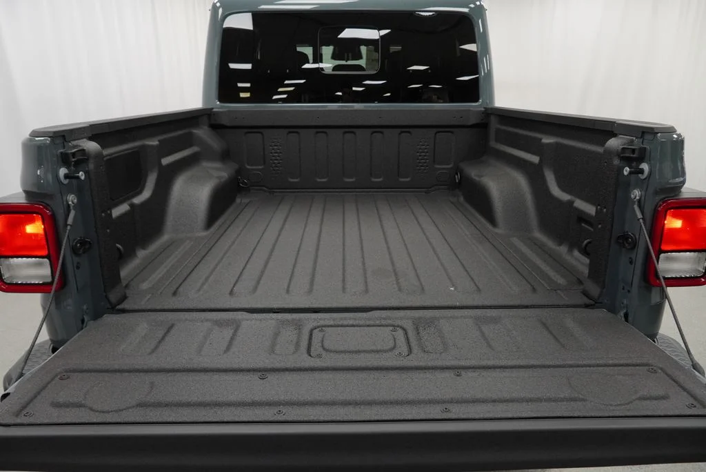New 2026 Anvil Clear-Coat Exterior Paint Jeep Sahara image 31