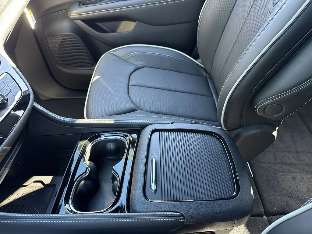 2026 Chrysler Pacifica Limited - Photo 21