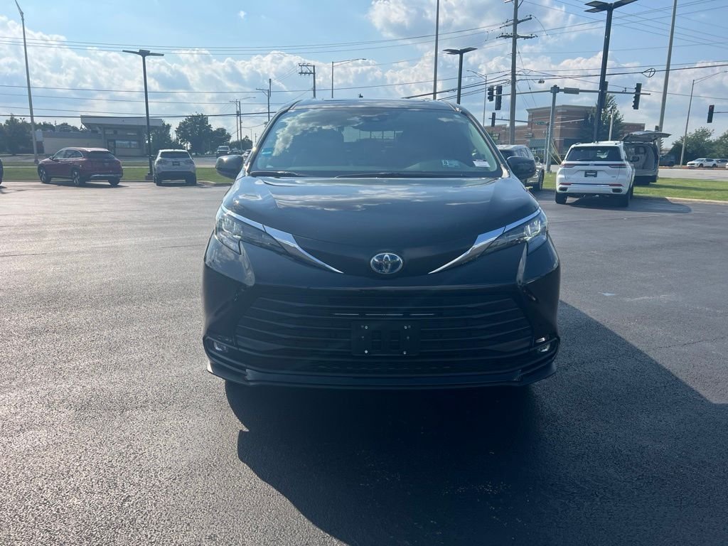 Used 2025 Black Toyota XLE image 9
