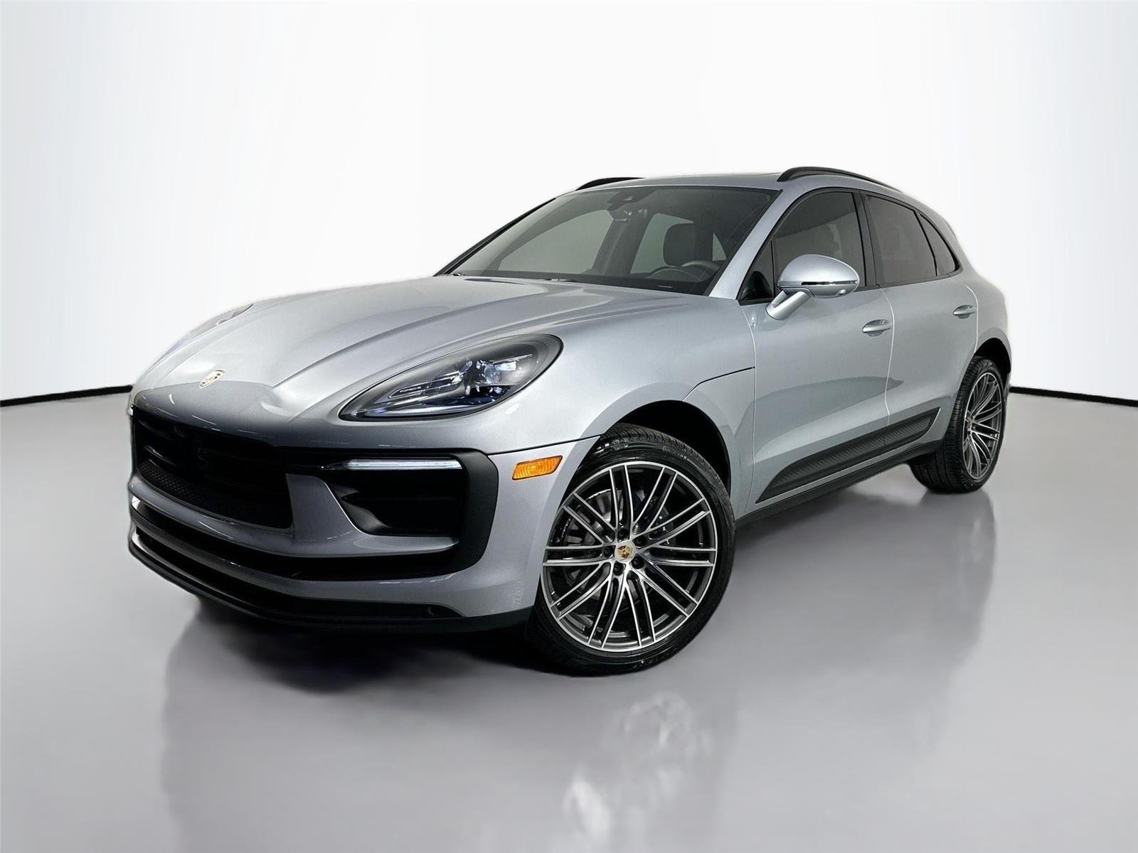 2026 Porsche Macan T's photo