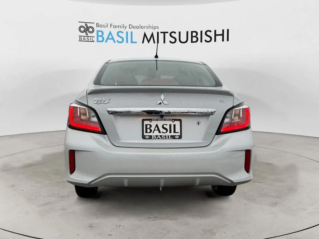 New 2024 White Diamond Mitsubishi LE image 4