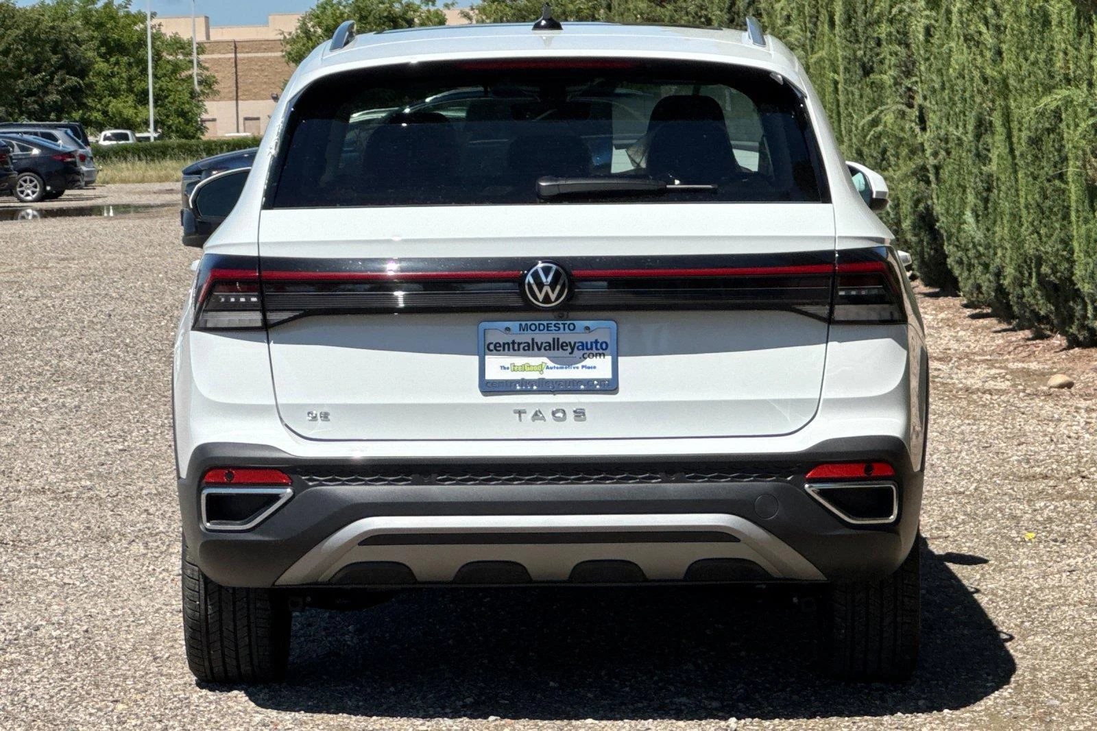 New 2026 Pure White Volkswagen SE image 5
