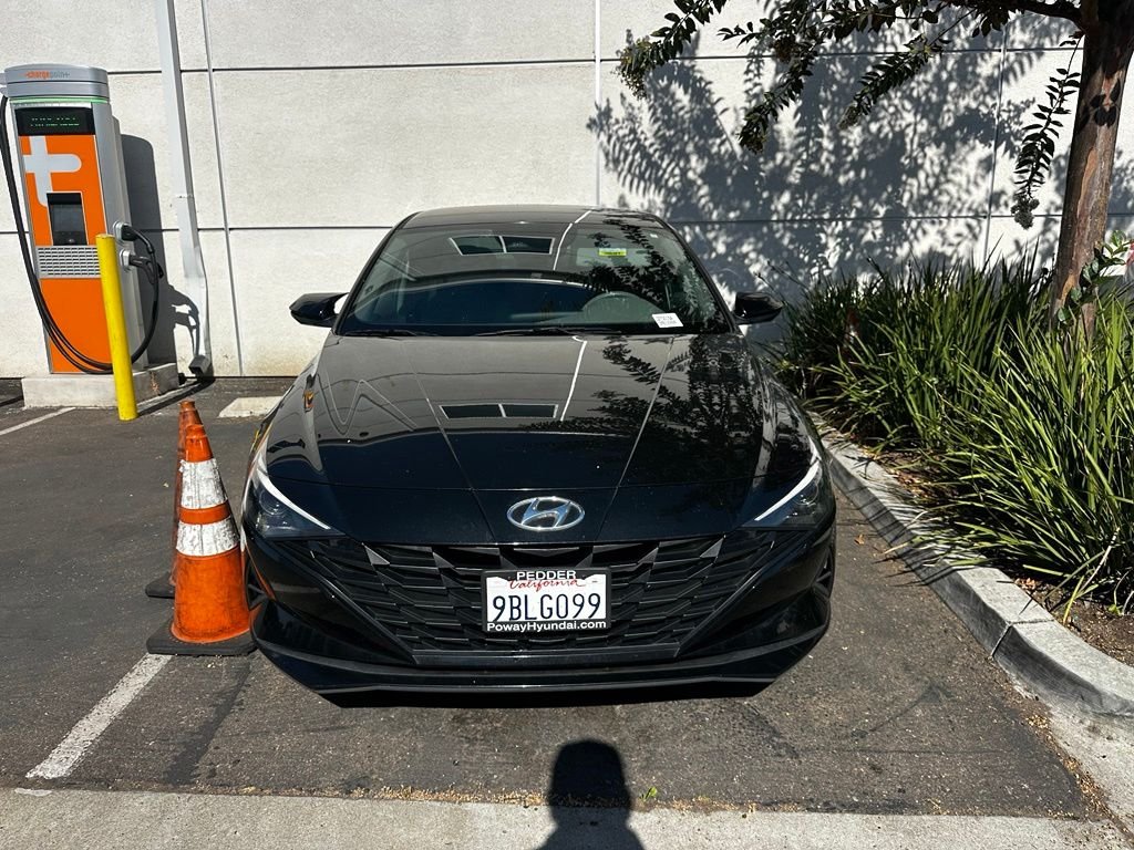 Used 2022 Phantom Black Hyundai SEL image 2