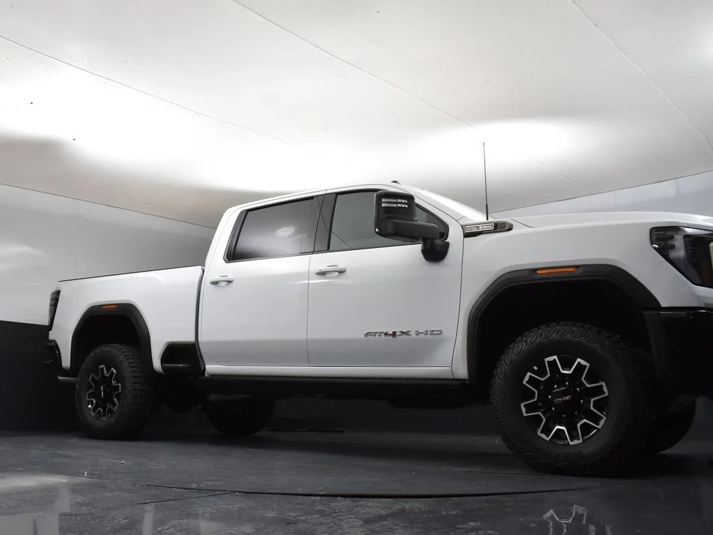 New 2026 Summit White GMC AT4X image 27