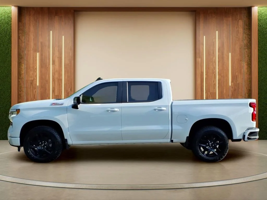 New 2026 Summit White Chevrolet RST image 28