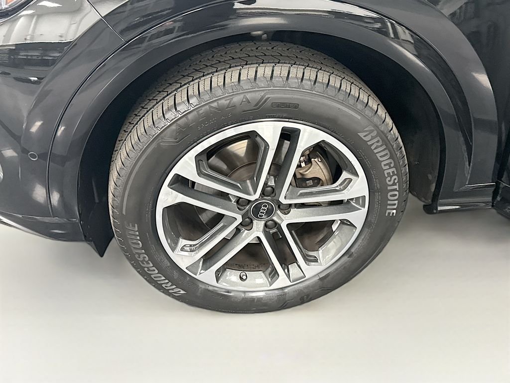 Used 2025 Black Metallic Audi 2.0T Premium Plus image 29