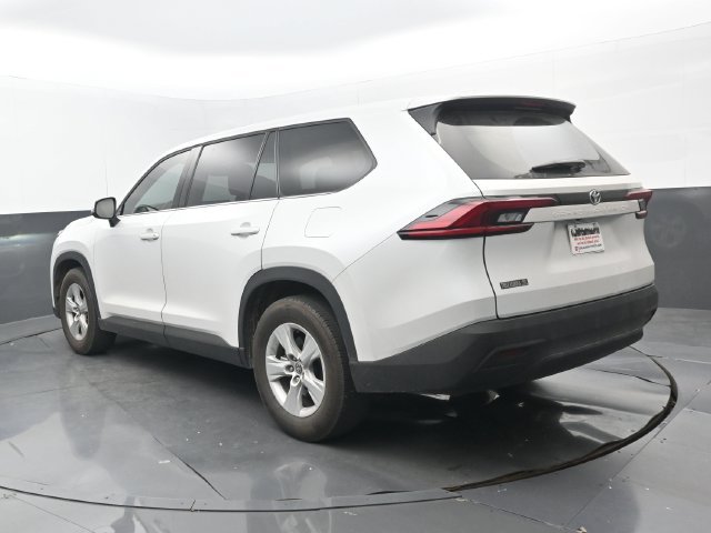Used 2025 Wind Chill Pearl Toyota LE image 3
