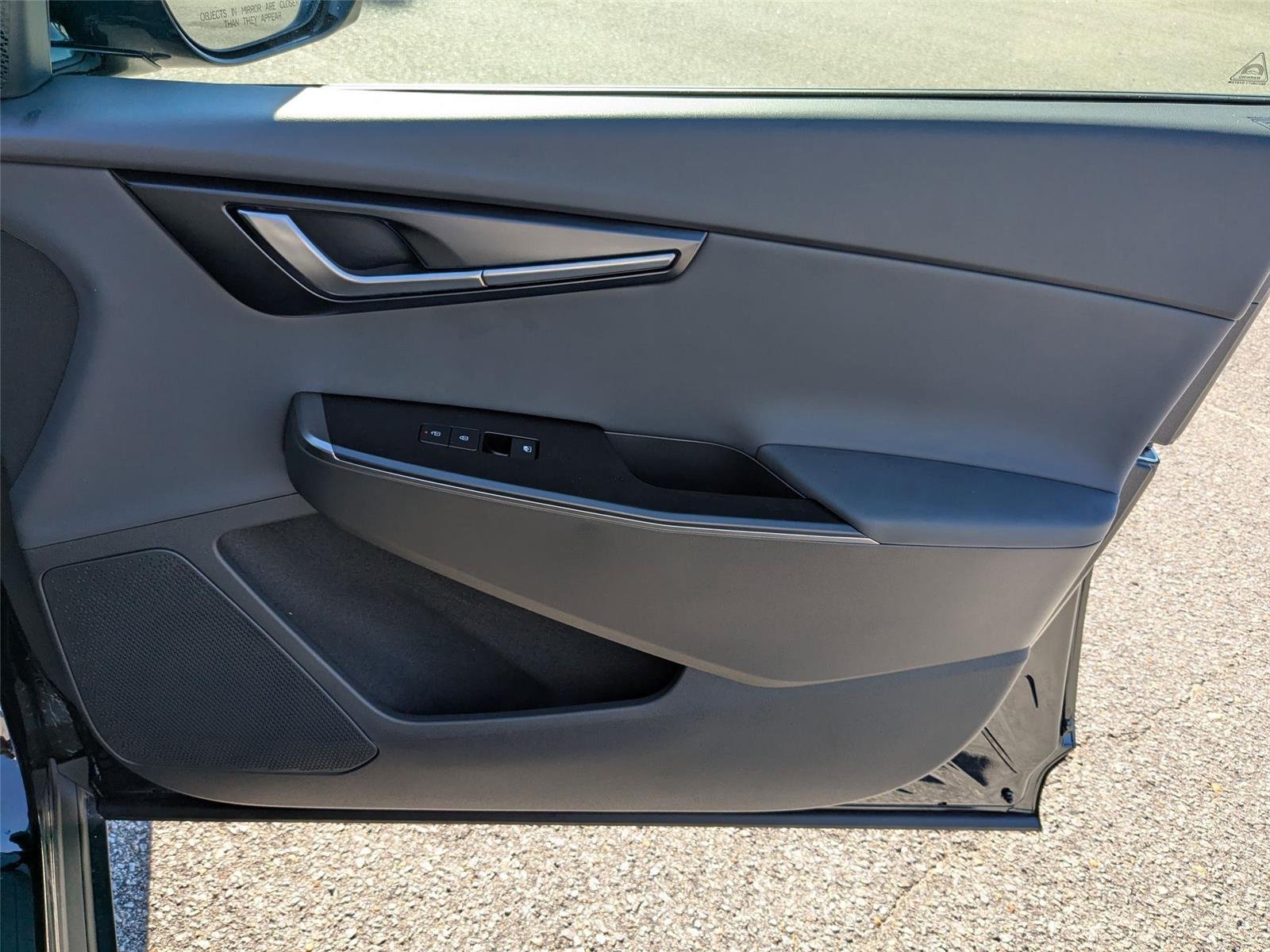New 2025 Ebony Black Kia Light Long Range image 32