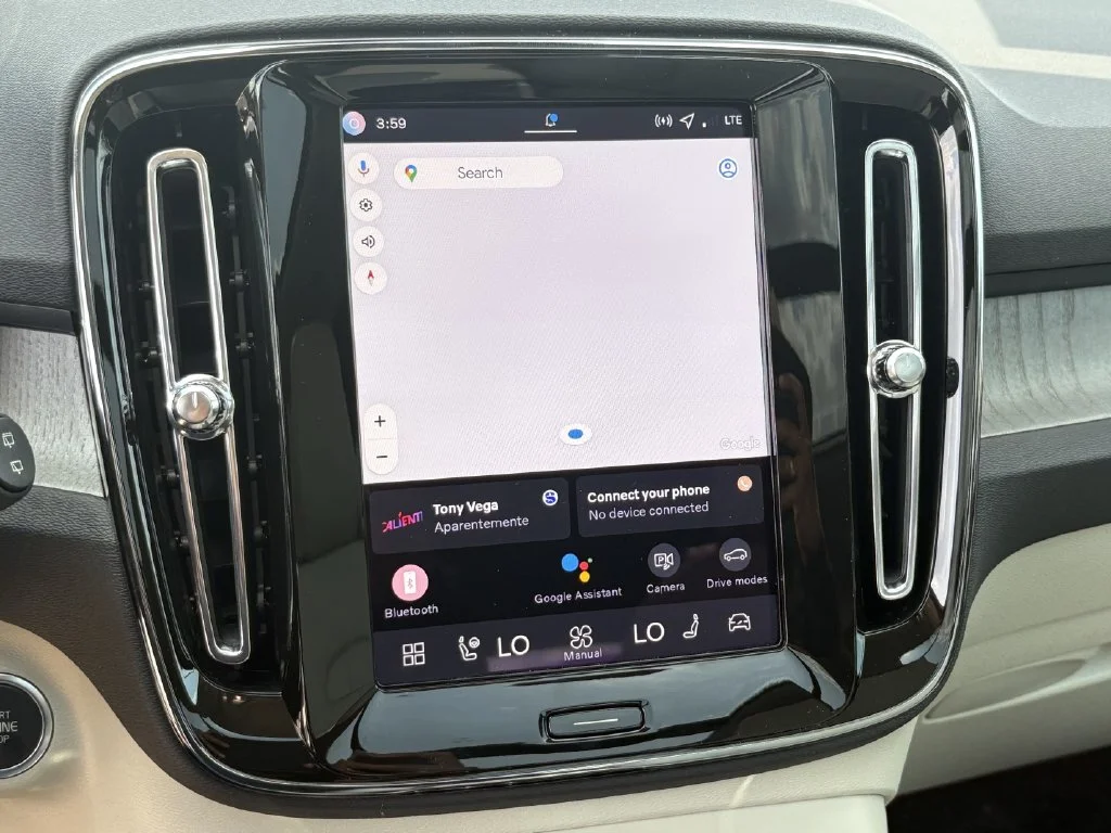 2026 Volvo XC40 Plus - Photo 18
