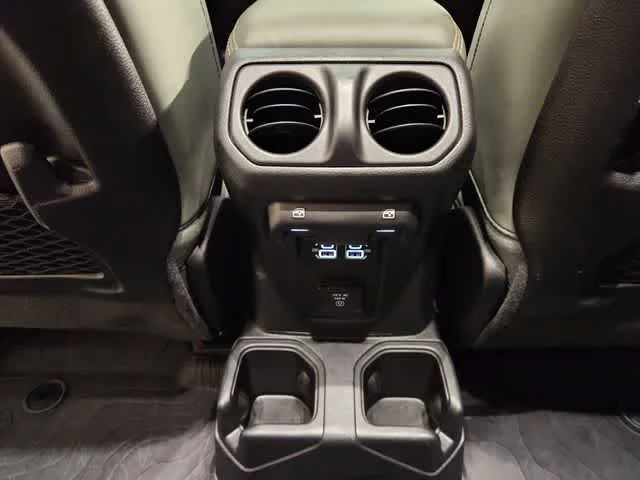 Used 2024 Black Clearcoat Jeep Mojave X image 29