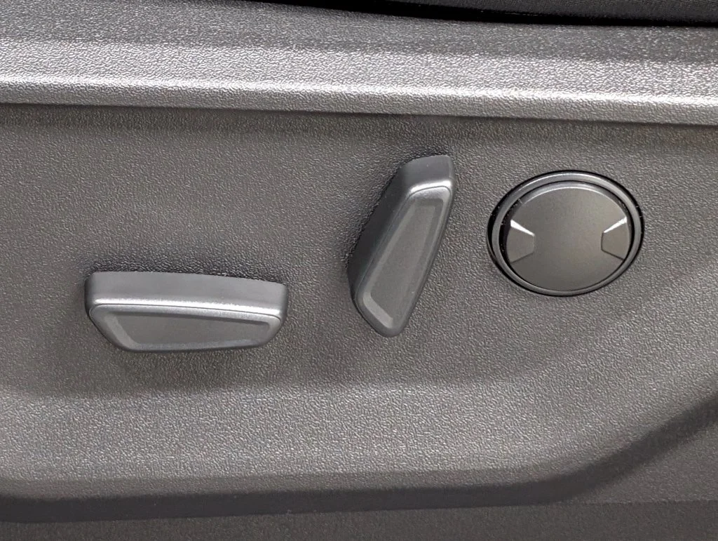 New 2026 Agate Black Metallic Ford XLT image 16