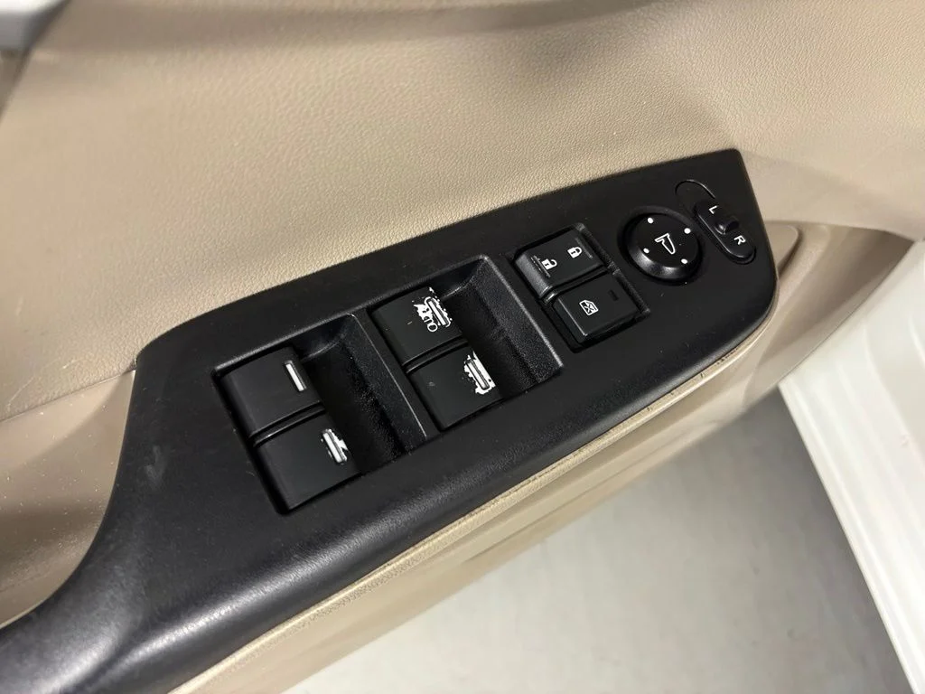 Used 2015  Honda EX image 14