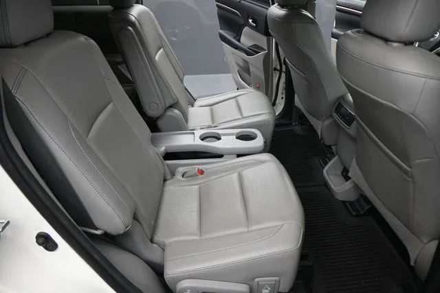 Used 2015 White Toyota Limited image 16