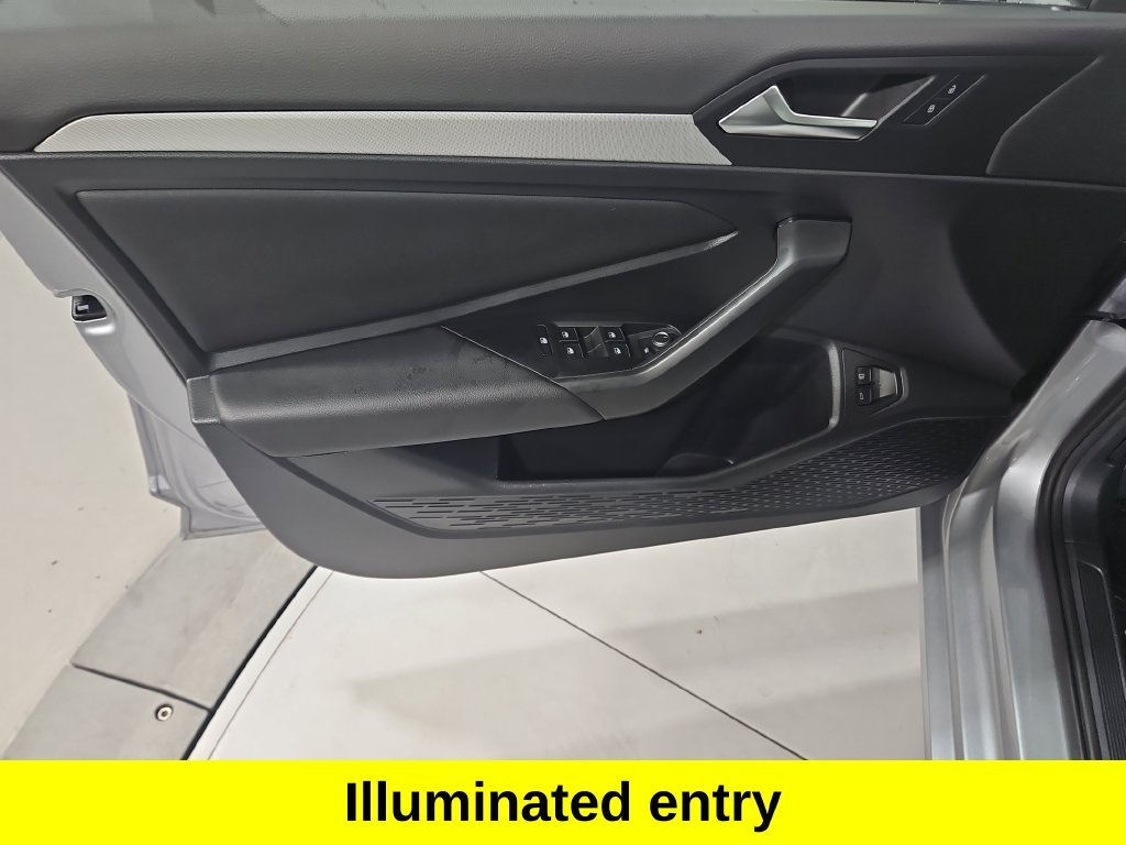 Used 2021 Silver Volkswagen 1.4T SE image 10