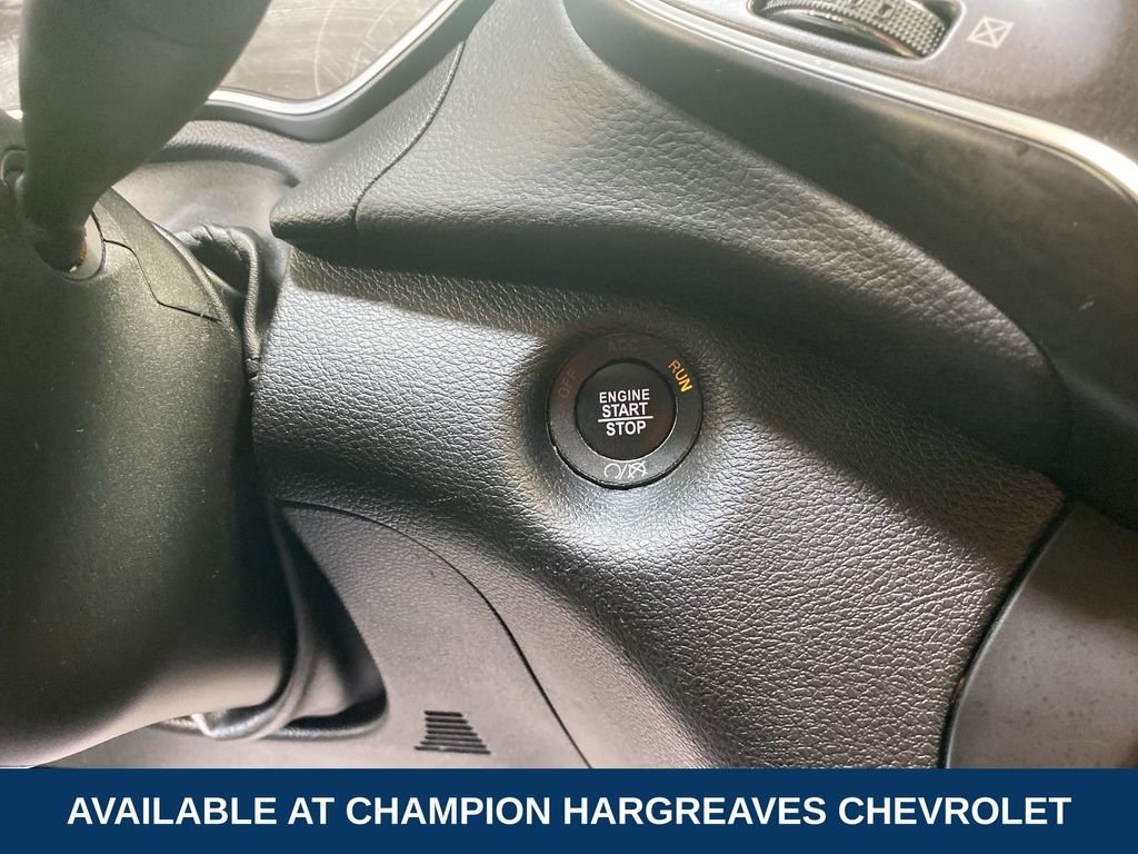 Used 2021 Diamond Black Jeep Trailhawk image 22