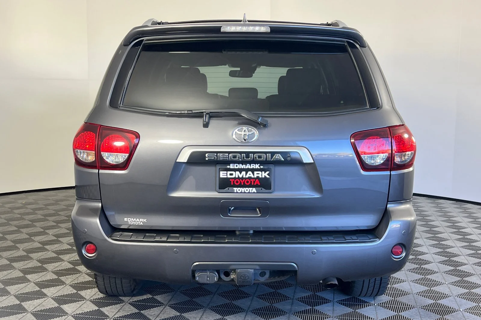 Used 2022 Magnetic Gray Metallic Toyota Platinum image 4